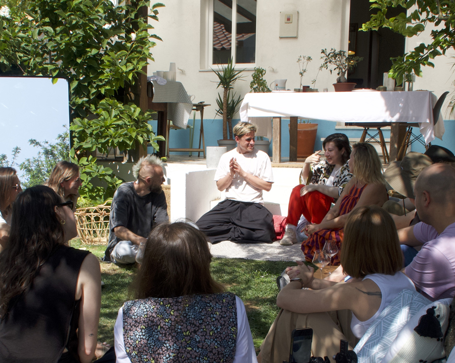 壮絶な人生経験を経て、喜びと愛に満ちた日々を創造し、その体験とツールを世界の人々へ提供しているパベル・クレメネツをドイツから招待し、日本の歴史を誇る京都の地で、3日間にわたる人生を変えるようなワークショップを行います。